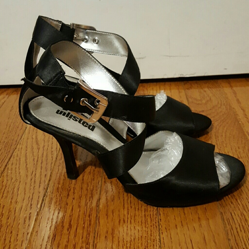 🔴🔴Unlisted Black Heels🔴🔴